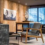 Alpenparks & Arlberg Warth Mit Pool