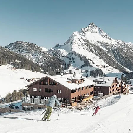 Alpenparks & Arlberg Warth Mit Pool Hotel