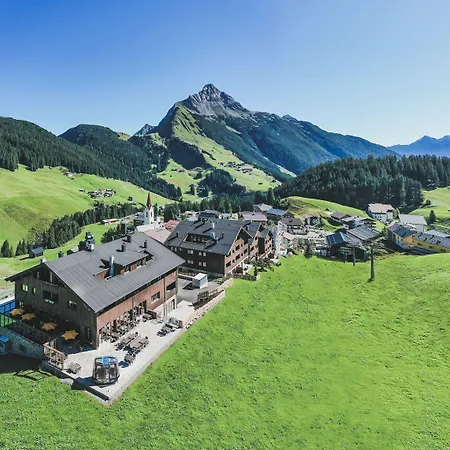 Alpenparks Hotel&apartment Arlberg Warth Mit Pool Hotel 4*