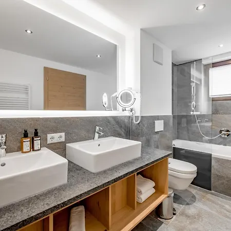 Alpenparks & Arlberg Warth Mit Pool Hotel 4*