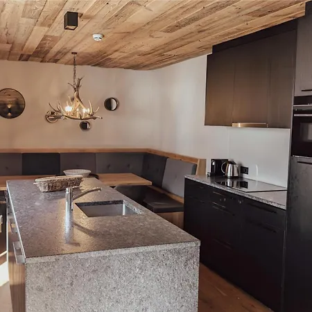 Hotel Alpenparks & Arlberg Warth Mit Pool 4*