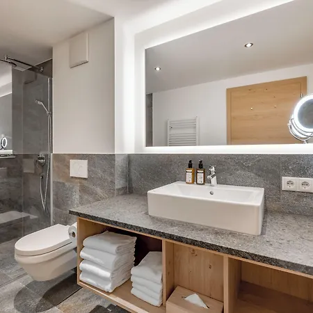 Alpenparks Hotel&apartment Arlberg Warth Mit Pool 4*