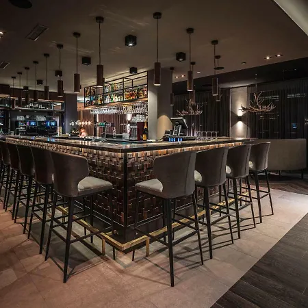 Alpenparks & Arlberg Warth Mit Pool Hotel