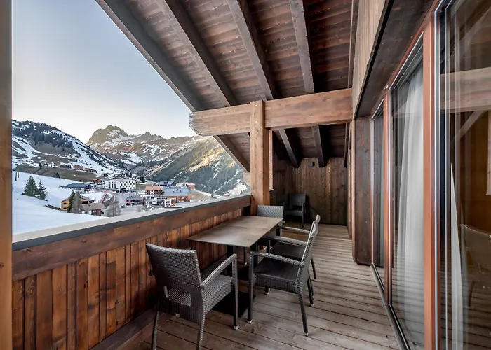 מלון Alpenparks & Arlberg Warth Mit Pool ווארת