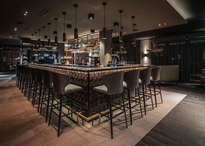 Alpenparks & Arlberg Warth Mit Pool מלון