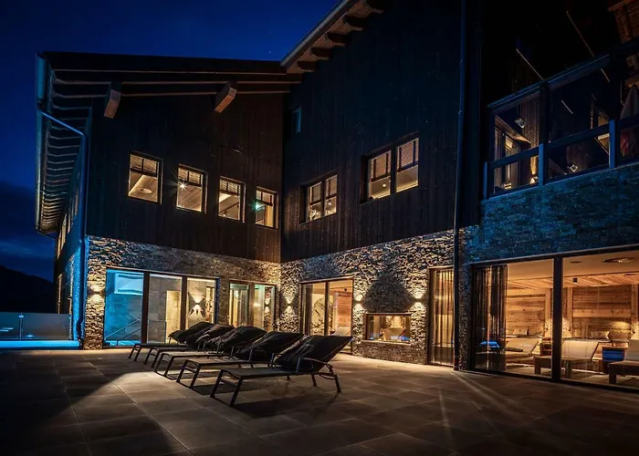 מלון Alpenparks & Arlberg Warth Mit Pool 4*