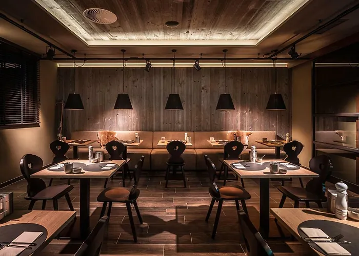 מלון Alpenparks & Arlberg Warth Mit Pool ווארת